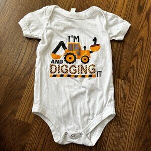 I’m ONE and Digging It birthday onesie, size 12-18M
